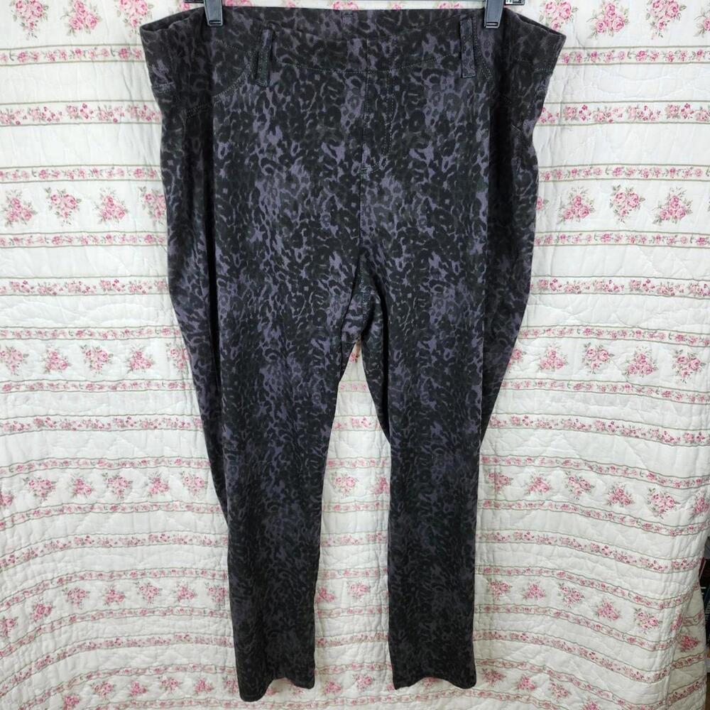 Women's Black and Gray Abstract Printed Pants